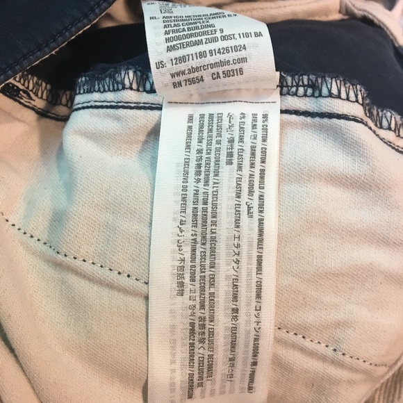 Abercrombie Men's Stretch Twill Shorts - Picture 4 of 5